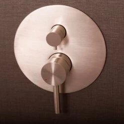 DAX Round Shower Single Valve Trim, Brass Body, Brushed Nickel Finish 7-1/2 X 4-7/16 Inches (DAX-6973-BN)
