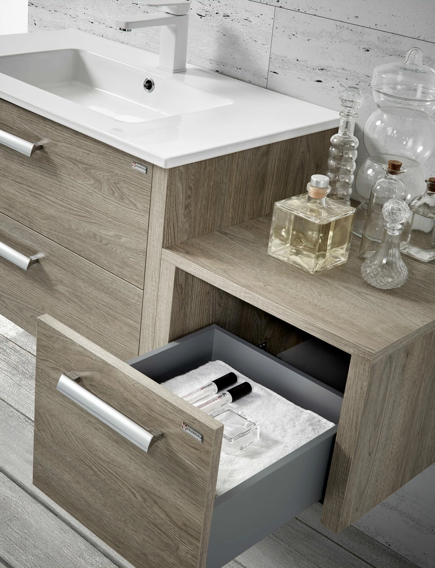 16" Lower Side Cabinet, Wall Mount, 1 Drawer Whit Handle And Soft Close, Moon - White, Serie Nova By VALENZUELA 1 16" Lower Side Cabinet, Wall Mount, 1 Drawer Whit Handle And Soft Close, Moon - White, Serie Nova By VALENZUELA